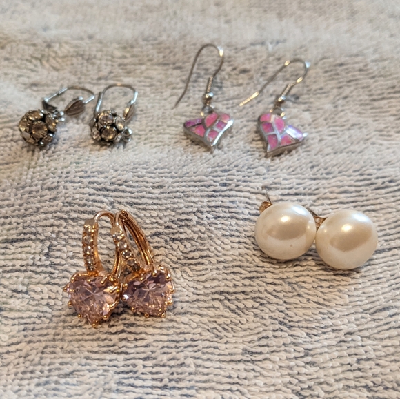 Five pairs of cute earrings - Picture 2 of 5